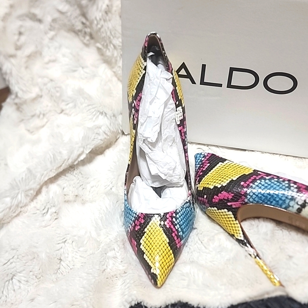 Size 9 - Multi-Colored Snake Print Heels - Picture 3 of 3